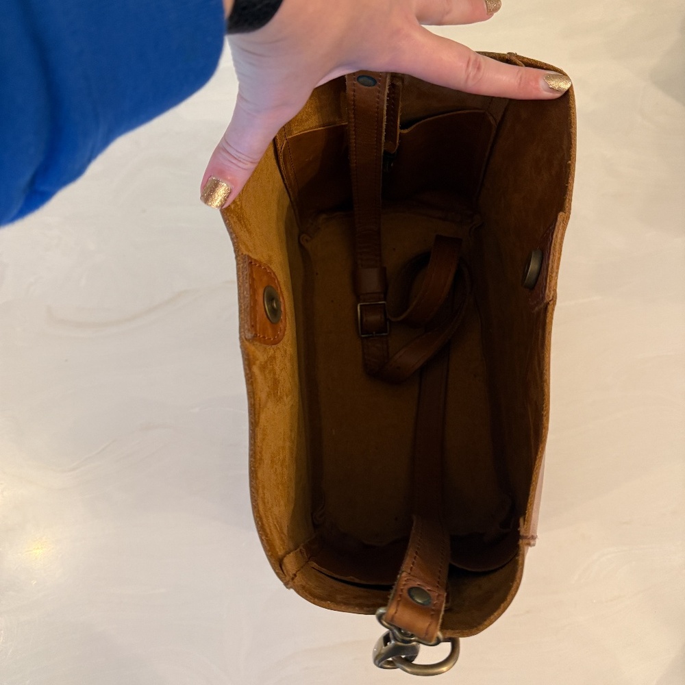 Portland Leather Butterfly Bucket Bag in Honey - Picture 6 of 8